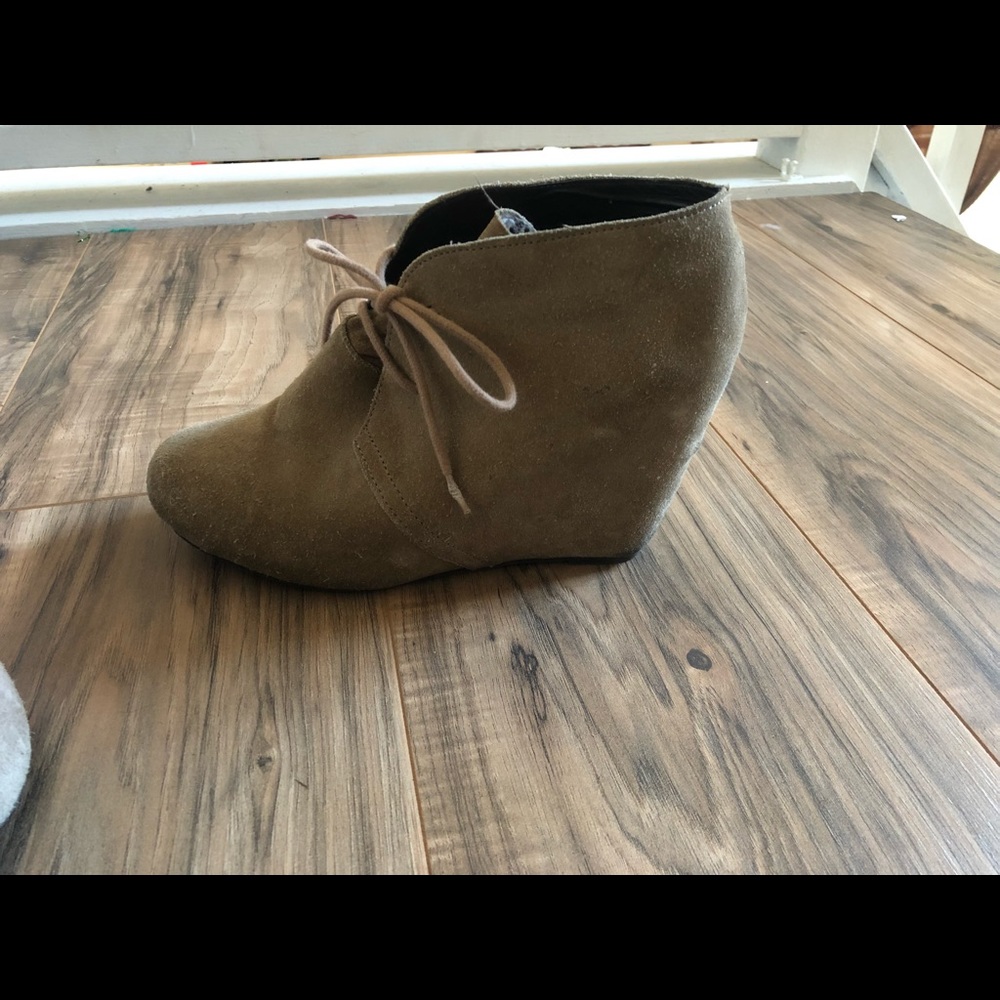 dolce vita heeled ankle boot